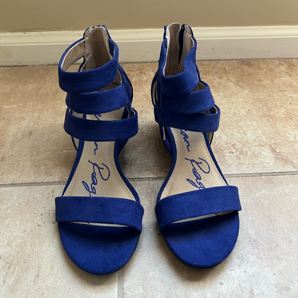 American Rag Ultramarine Blue Strappy Sandals Size 6.5 NEW with Box